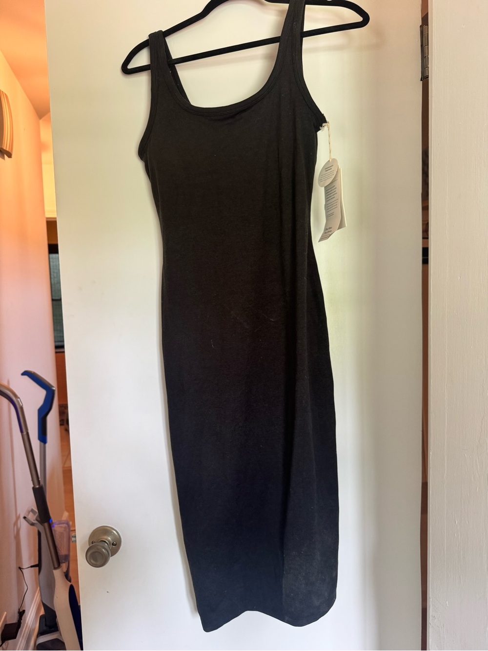 Vuori Black Sleeveless Midi Tank Dress